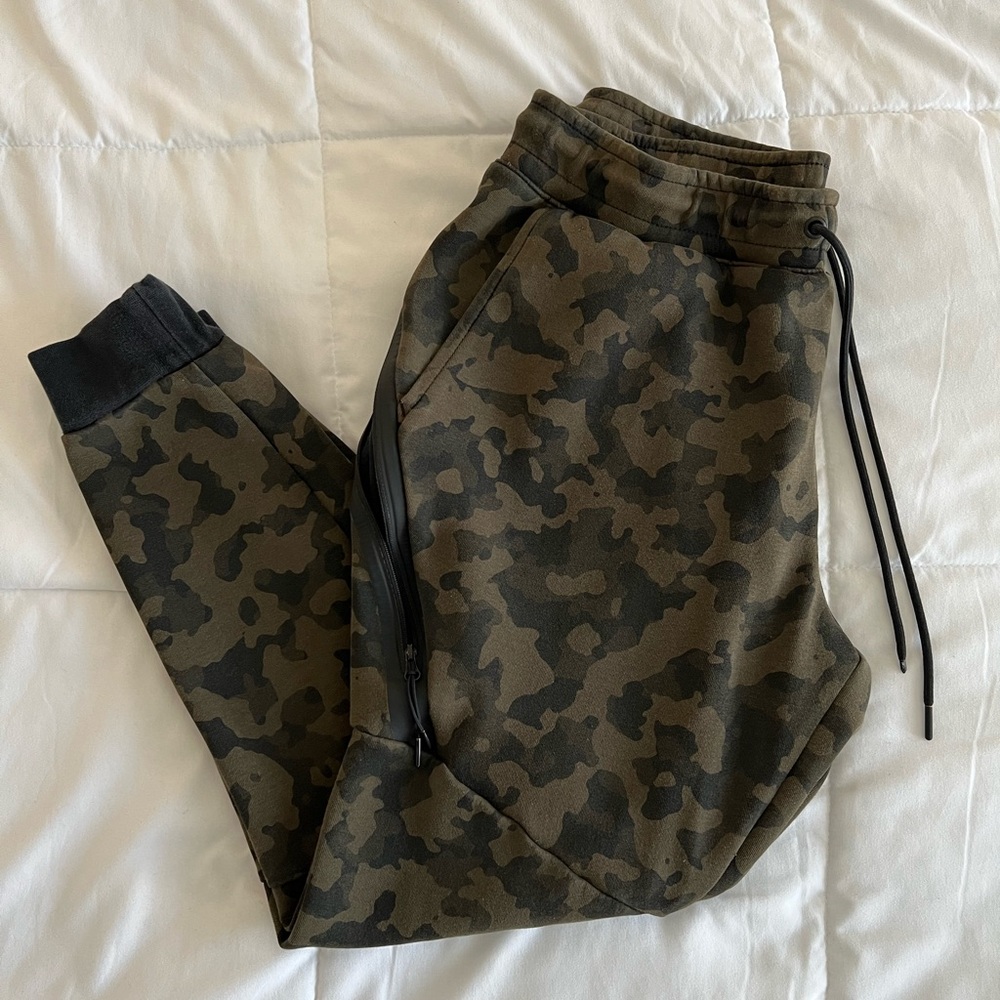 Nike Men’s Sweatpants